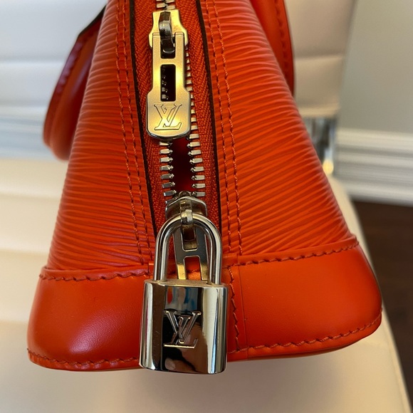 ❌SOLD❌Orange Minnesota Authentic Louis Vuitton Purse Nano Alma BB with dust bag - Picture 3 of 16